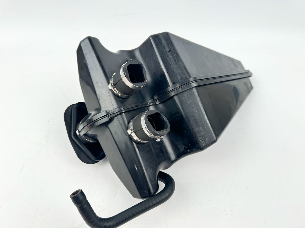 2013 Evinrude 150 HP 2 Stroke Outboard Muffler 5005699 OEM