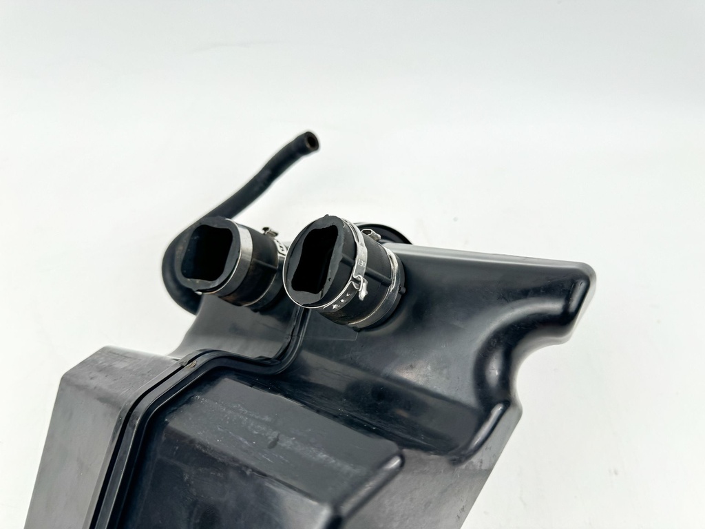 2013 Evinrude 150 HP 2 Stroke Outboard Muffler 5005699 OEM