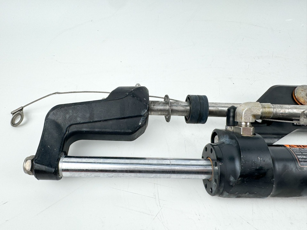 Seastar HC5345-3 Front Mount Pivoting Outboard Hydraulic Steering Cylinder
