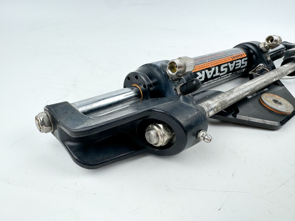 Seastar HC5345-3 Front Mount Pivoting Outboard Hydraulic Steering Cylinder
