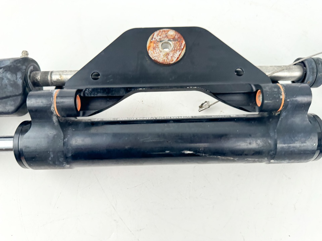 Seastar HC5345-3 Front Mount Pivoting Outboard Hydraulic Steering Cylinder