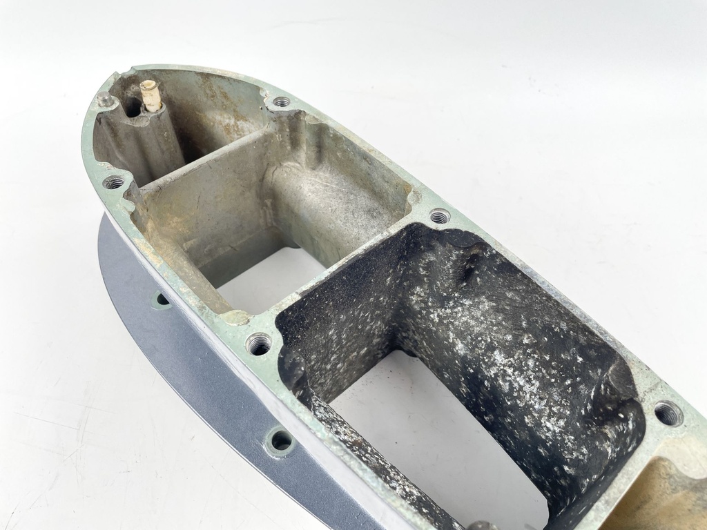 2006 Yamaha 150 HP 4 Stroke Outboard Midsection Extension / Spacer 63P-45211-00-8D OEM