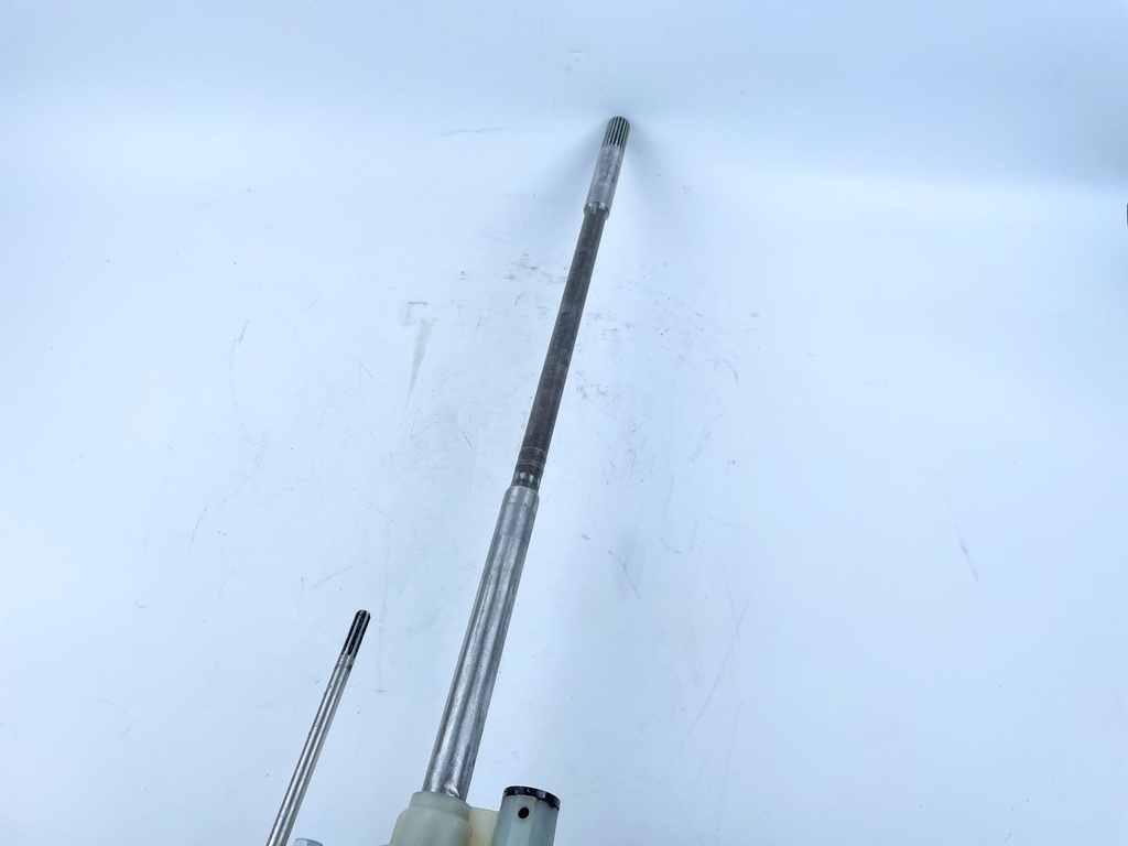 2004 + Yamaha 150HP 4 Stroke 25" Shaft Lower Unit Gear Case 63P-45300-17-8D RH