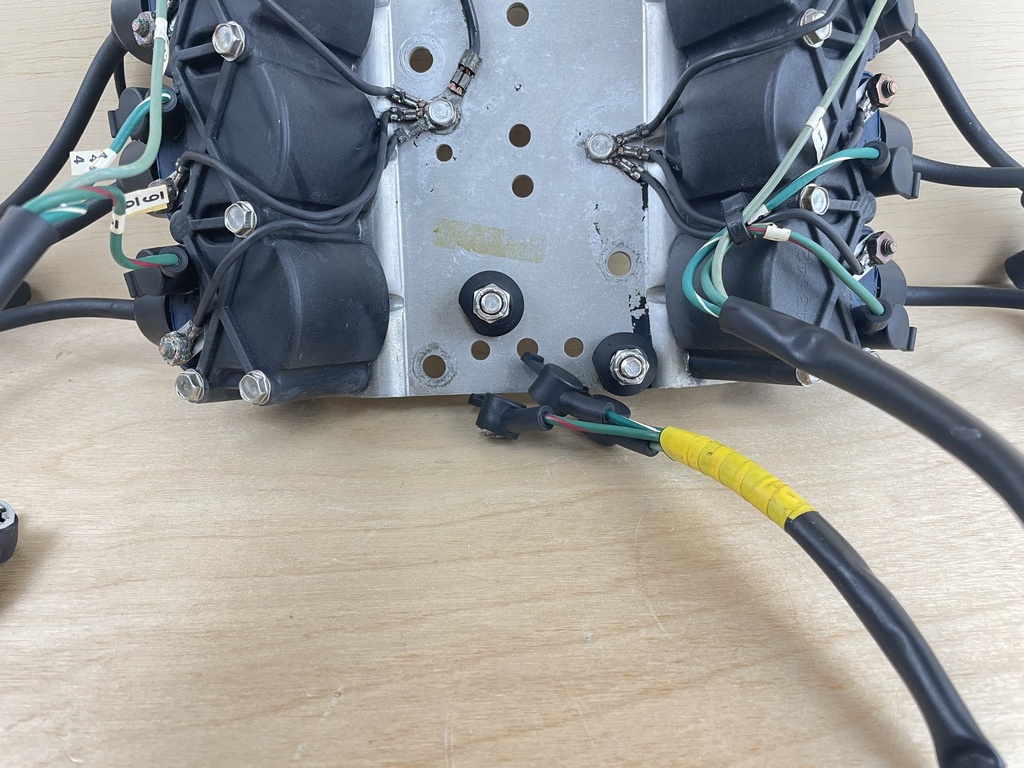 1996 Mercury 150HP 2 Stroke Outboard Ignition Coil Assembly 6 832757A4