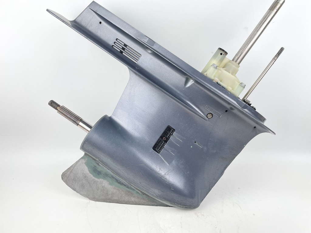 2004 + Yamaha 150HP 4 Stroke 25" Shaft Lower Unit Gear Case 63P-45300-17-8D RH