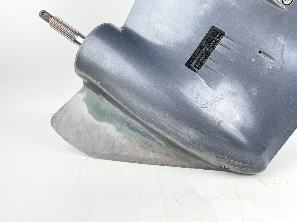 2004 + Yamaha 150HP 4 Stroke 25" Shaft Lower Unit Gear Case 63P-45300-17-8D RH