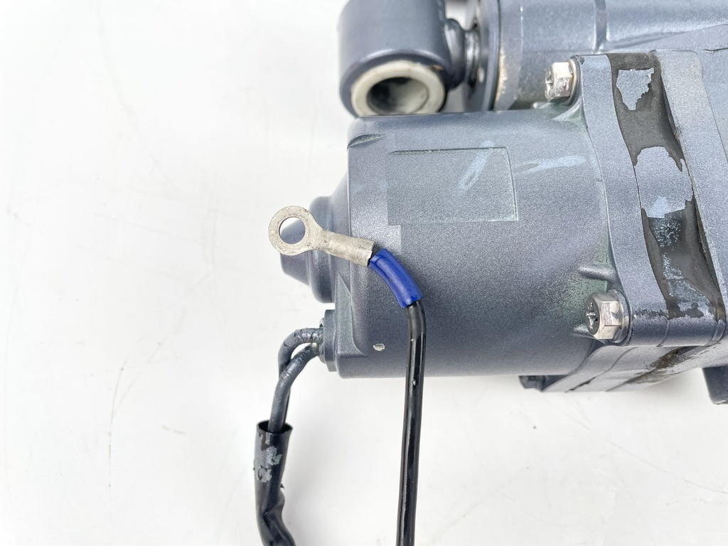 2006 Yamaha 150 HP 4 Stroke Outboard Power Trim Tilt Unit 63P-43800-01-4D OEM