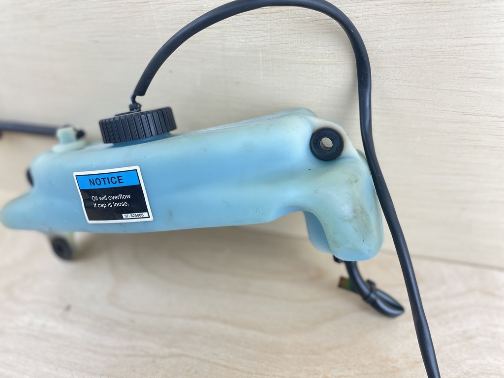 1996 Mercury 150HP 2 Stroke Outboard Oil Tank Reservoir 994436