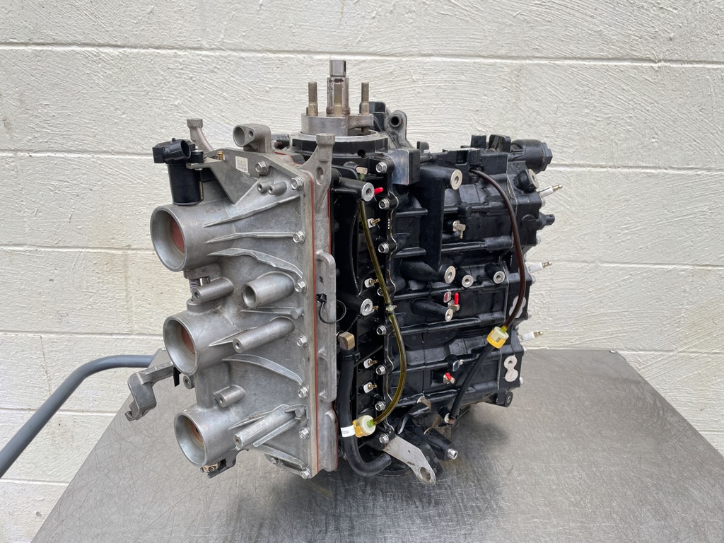 2013 Evinrude 150 HP 2 Stroke Outboard Powerhead 5007436 OEM