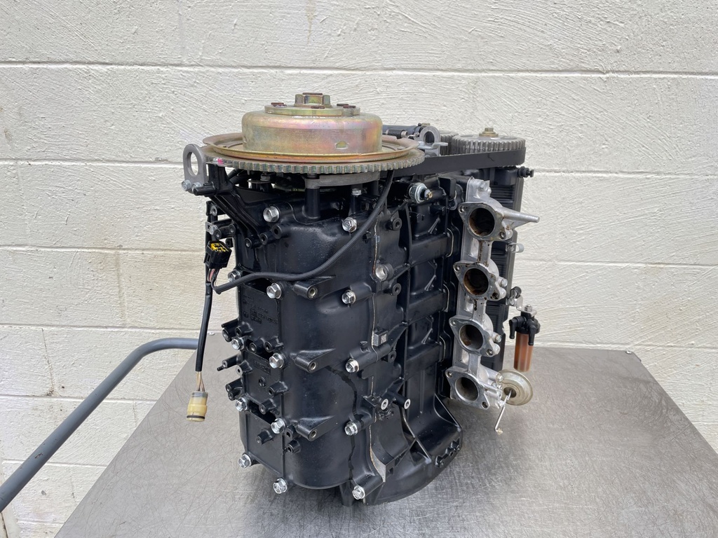 2001 - 2005 Yamaha F 80 90 100 HP 4 Stroke Outboard Powerhead Crankcase Assembly