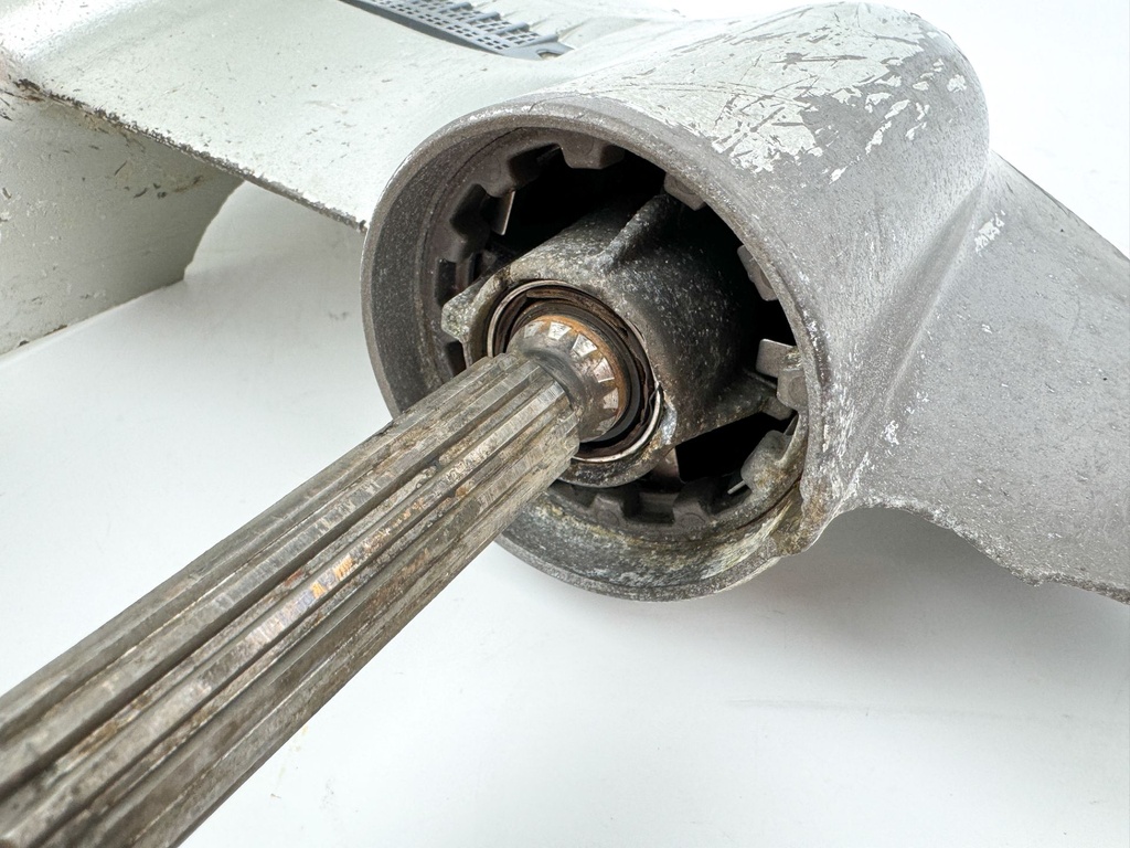 2007 Honda 50 HP 4 Stroke Outboard 20" Lower Unit Gear Case - Parts