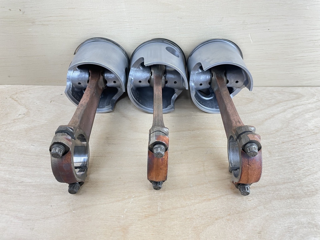 1996 Mercury 150HP 2 Stroke Starboard Side Piston Set Standard 7441A32