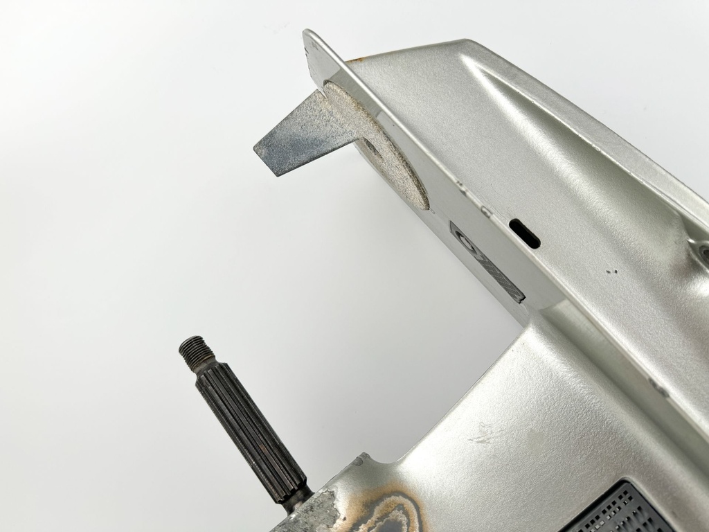 1996 Honda 40 HP 4 Stroke Outboard 20" Lower Unit Gear Case - Cracked