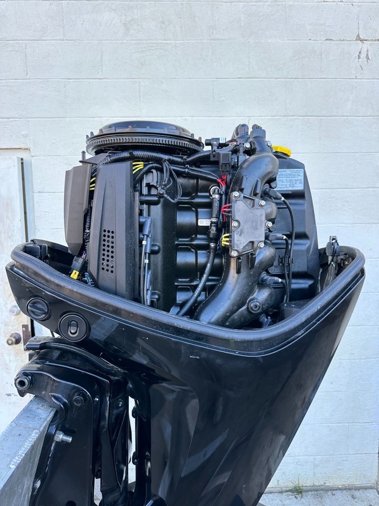 2014 Mercury 115HP 4 Stroke Outboard Engine 25” XL Shaft - 216 Hours