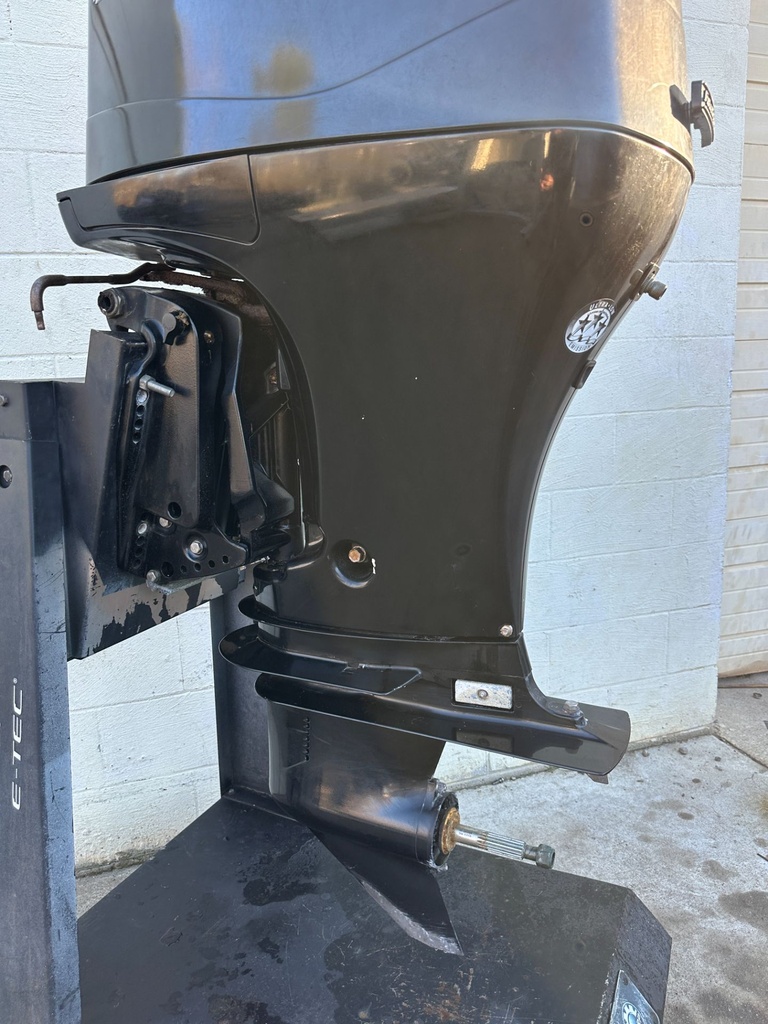 2006 Mercury 90HP 4 Stroke Outboard Engine 20" Long Shaft - 180 Hours