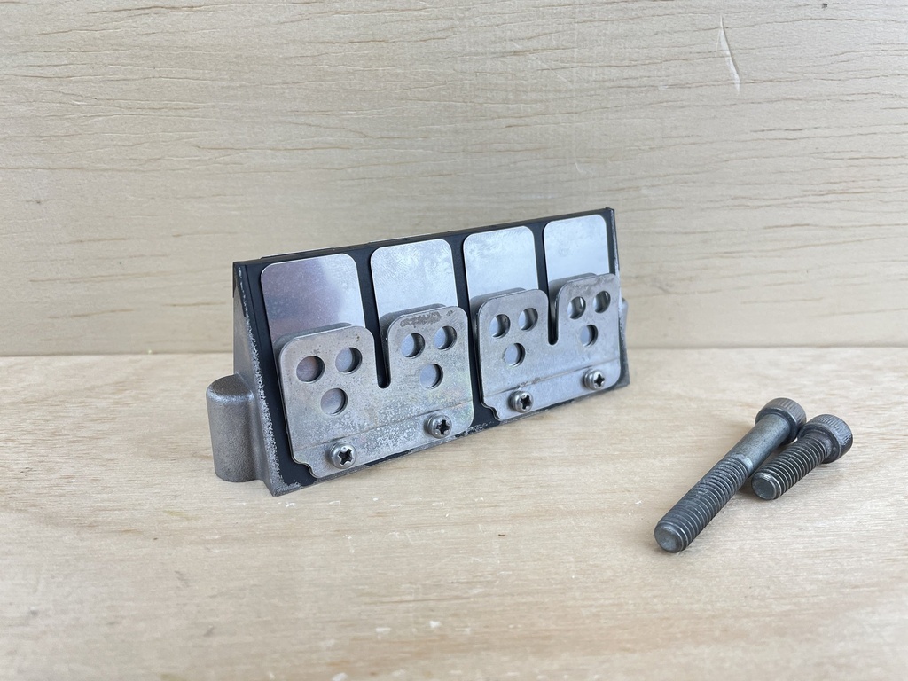 1998 Mercury 150HP 2 Stroke Outboard Reed Block Valve 855952T3 116453