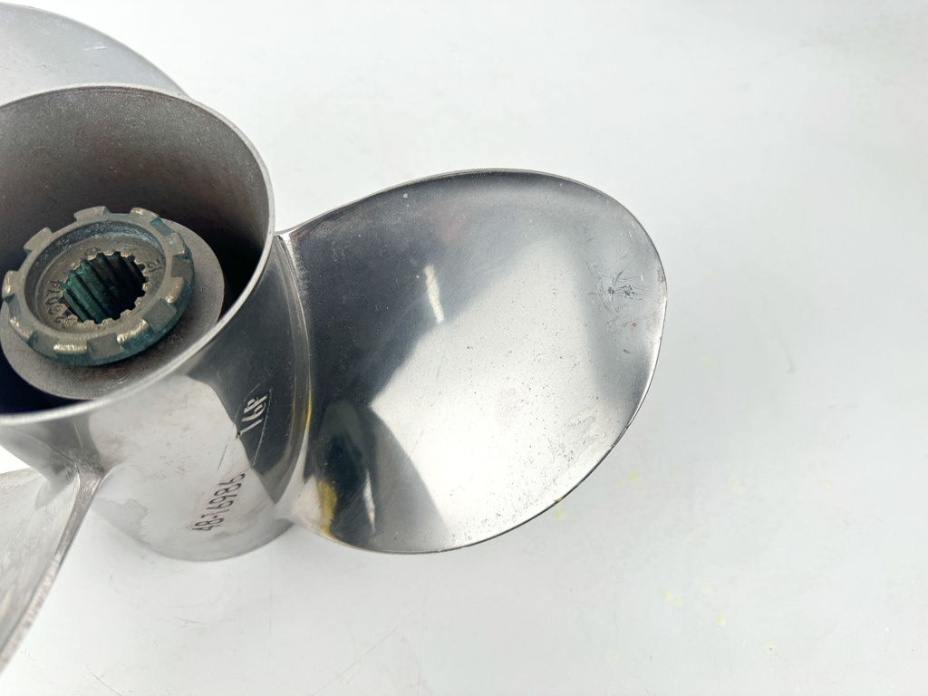 Mercury Vengeance Stainless Steel 3 Blade Prop Propeller 13 1/8" x 16P 48-16986