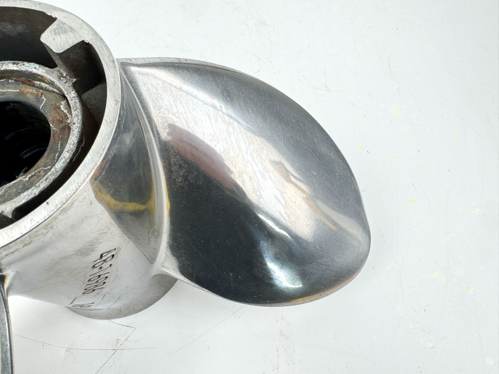 Mercury Vengeance Stainless Steel 3 Blade Prop Propeller 13 1/8" x 16P 48-16986