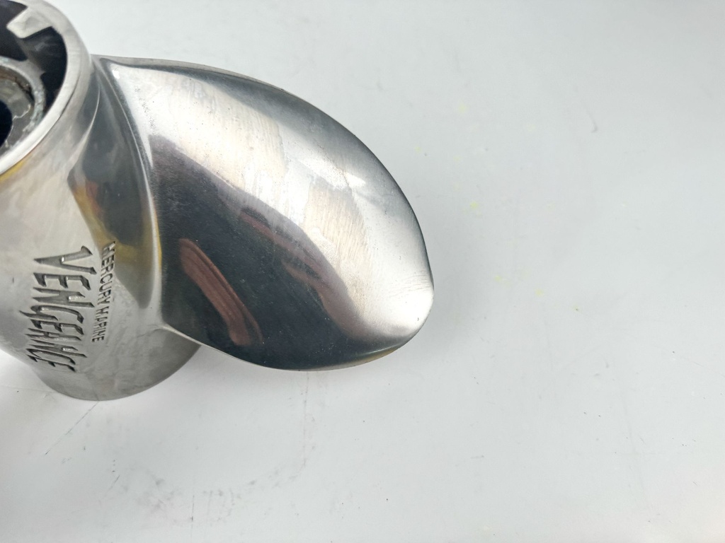 Mercury Vengeance Stainless Steel 3 Blade Prop Propeller 13 1/8" x 16P 48-16986