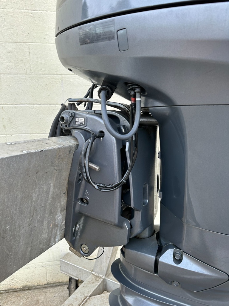 2006 Yamaha 150 HP 4 Stroke Outboard Engine Complete  OEM