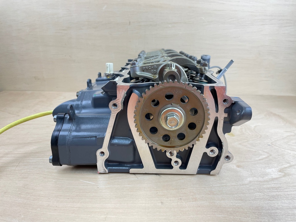 Honda 90HP 4 Stroke Outboard Cylinder Head Assembly 12210-ZY9-000ZA 2007 +