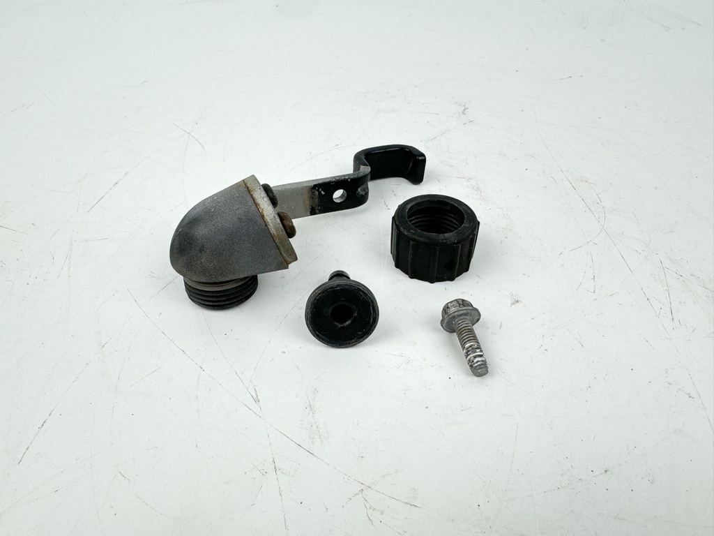 2005 Yamaha 115 HP 4 Stroke Outboard Fresh Water Flush Port OEM