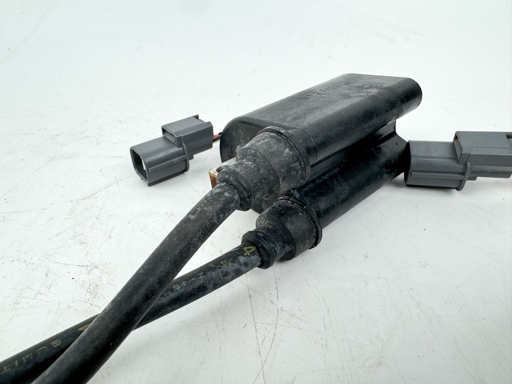 2005 Yamaha 115 HP 4 Stroke Outboard Ignition Coil Set OEM