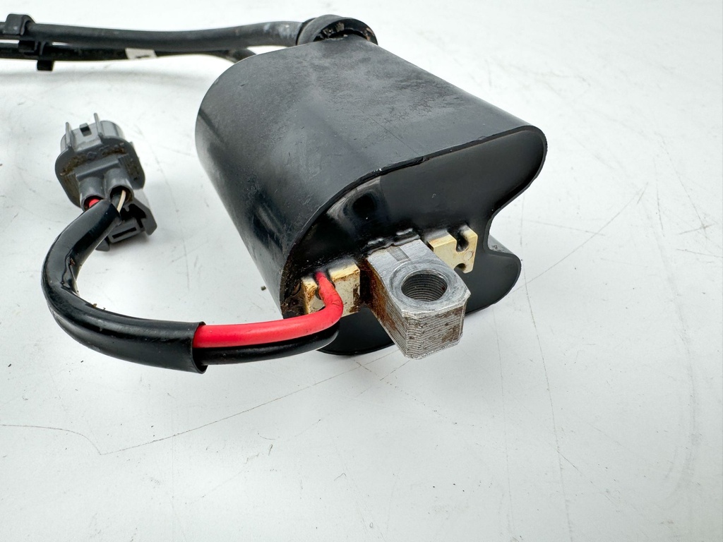 2005 Yamaha 115 HP 4 Stroke Outboard Ignition Coil Set OEM