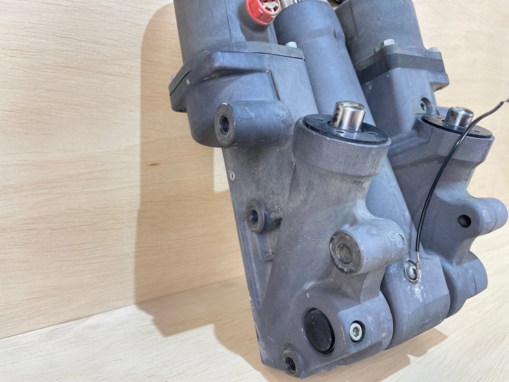 2006 Suzuki 200HP DF200 Trim & Tilt Unit 48503-93J10