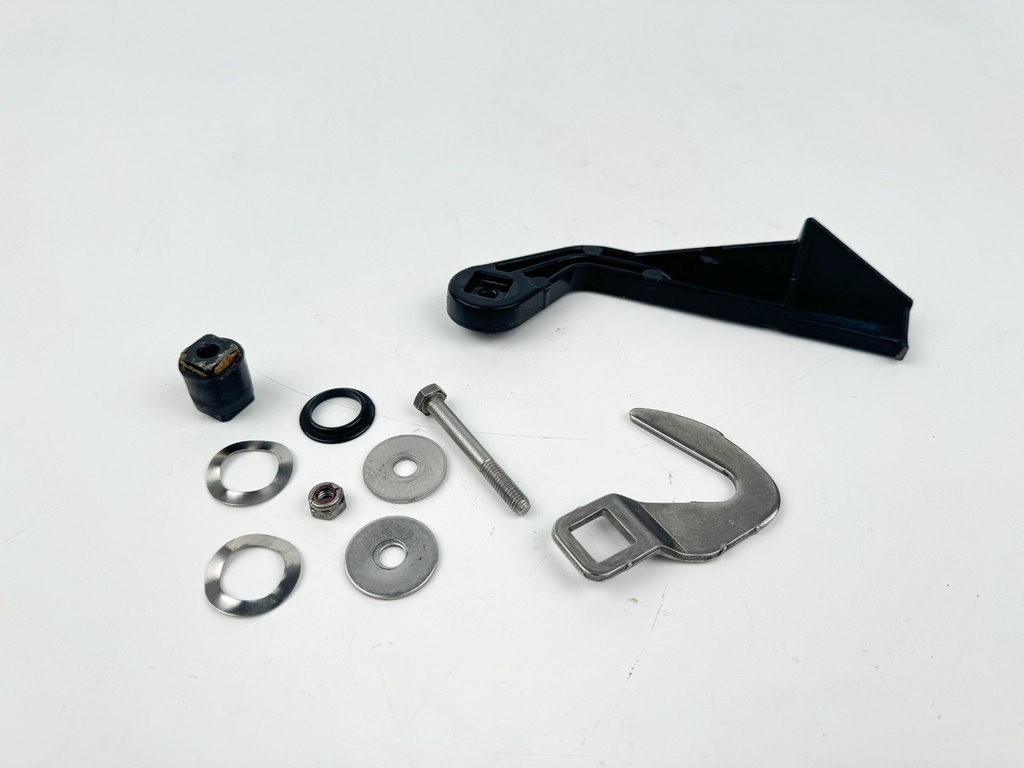 2000 Mercury 60 HP 2 Stroke Outboard Back Latch Handle 813547T OEM