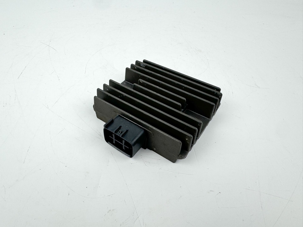 Yamaha 115 HP 4 Stroke Outboard Rectifier & Regulator OEM 2005