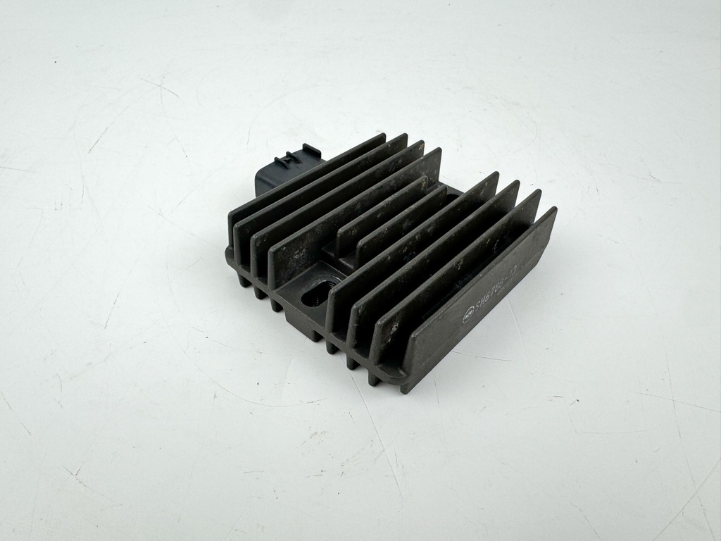 Yamaha 115 HP 4 Stroke Outboard Rectifier & Regulator OEM 2005