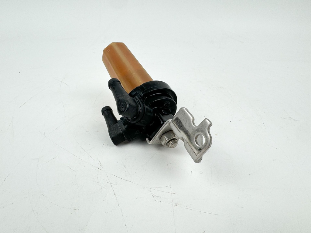 2005 Yamaha 115 HP 4 Stroke Outboard Fuel Filter Assembly OEM