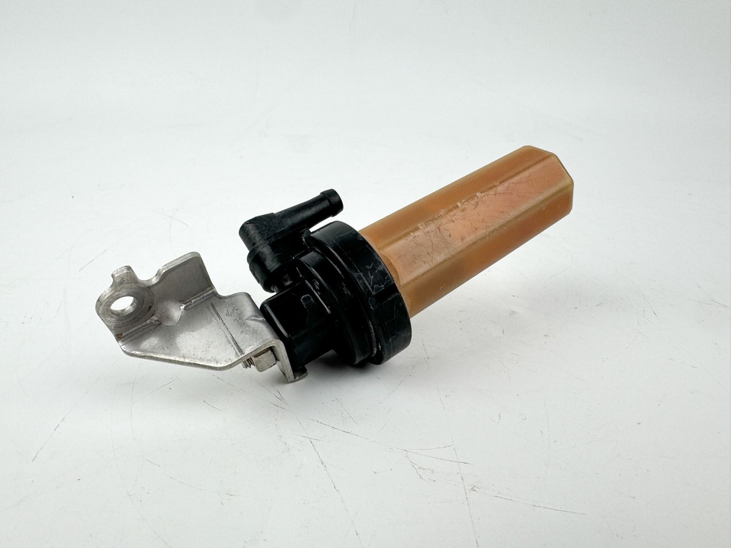 2005 Yamaha 115 HP 4 Stroke Outboard Fuel Filter Assembly OEM