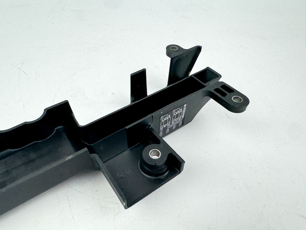 Yamaha 115HP F115 Outboard Cylinder Head Spark Plug Cover 67F-11192-00-00