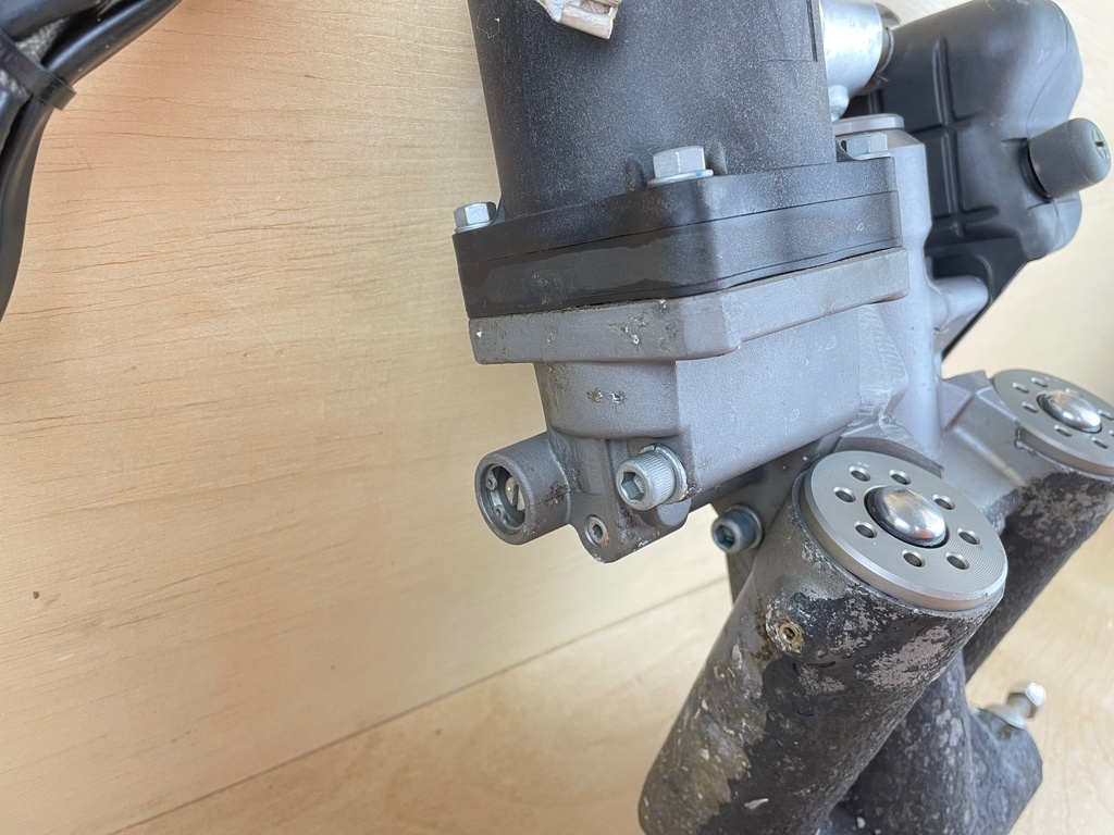 Honda 90HP Outboard Power Trim & Tilt Assembly 56000-ZY9-043