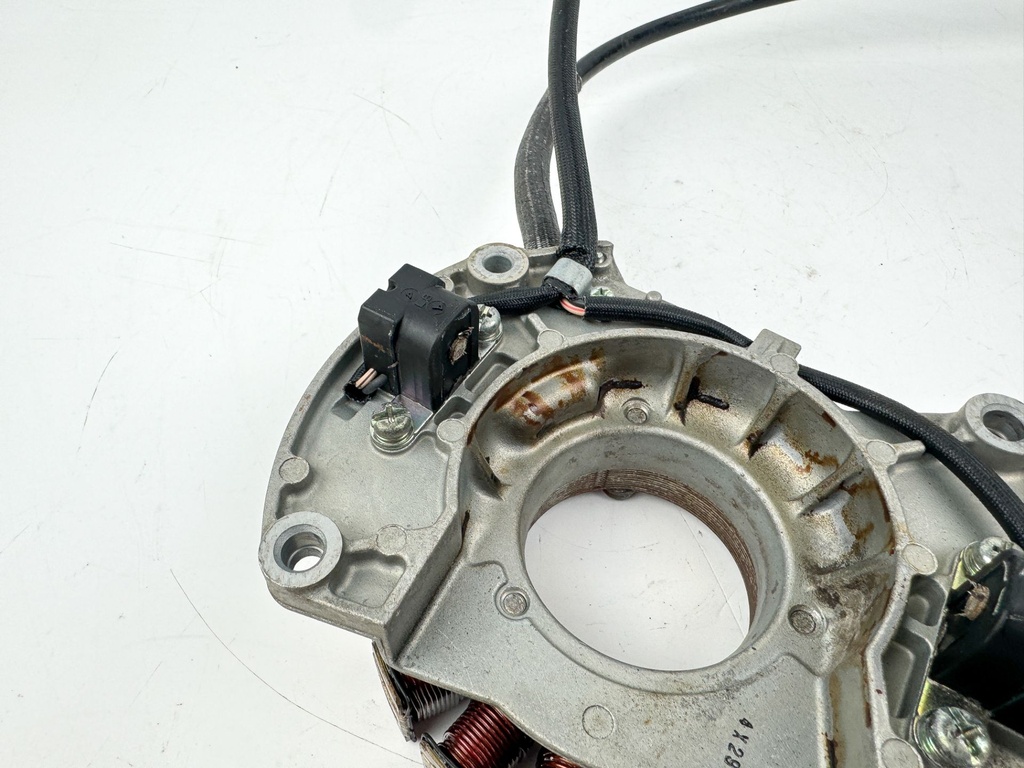 2005 Yamaha 115 HP 4 Stroke Outboard Coil Pulser Base Stator Assembly OEM