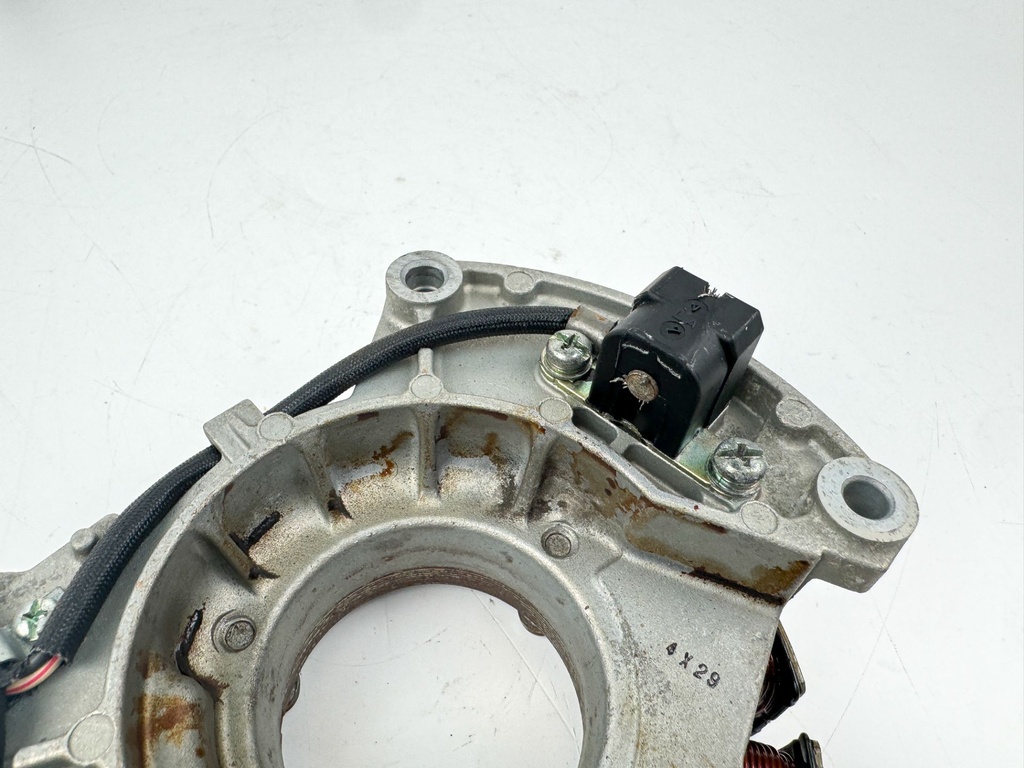 2005 Yamaha 115 HP 4 Stroke Outboard Coil Pulser Base Stator Assembly OEM