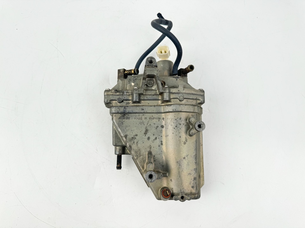 2005 Yamaha 115 HP 4 Stroke Outboard VST Float Chamber Assembly OEM