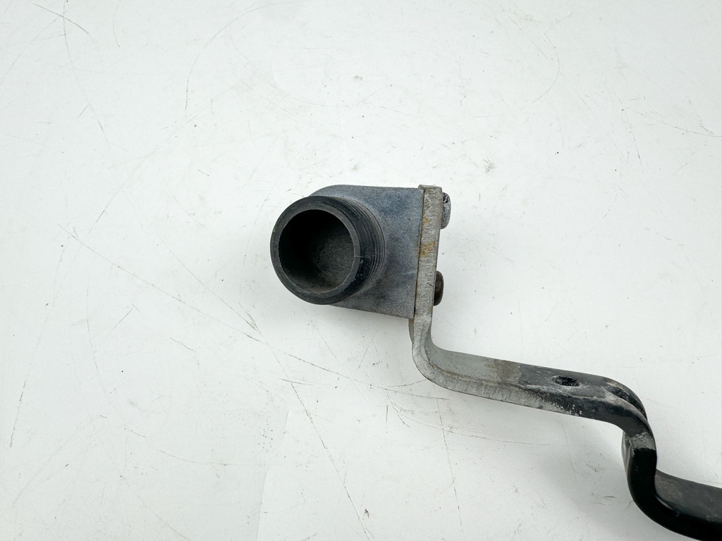 Yamaha 115 HP 4 Stroke Outboard Fresh Water Flush Port OEM 2005