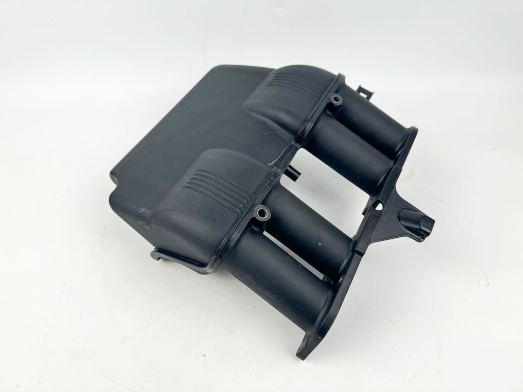 2005 Yamaha 115 HP 4 Stroke Outboard Intake Air Silencer Assembly OEM