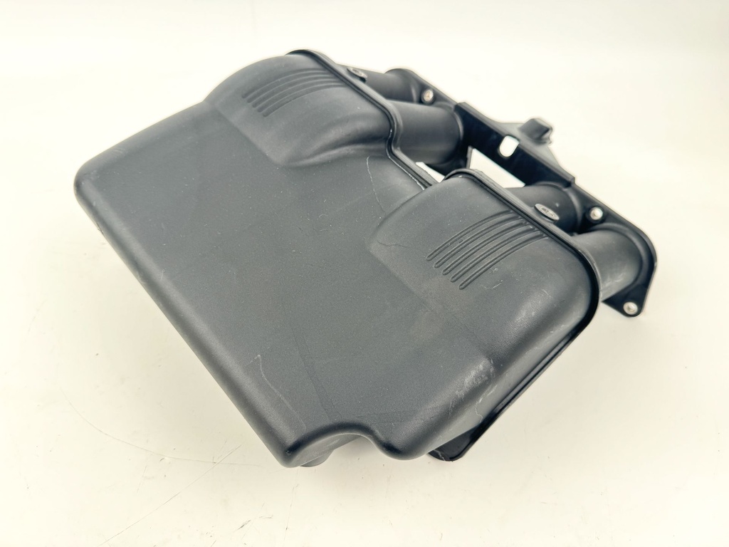 2005 Yamaha 115 HP 4 Stroke Outboard Intake Air Silencer Assembly OEM