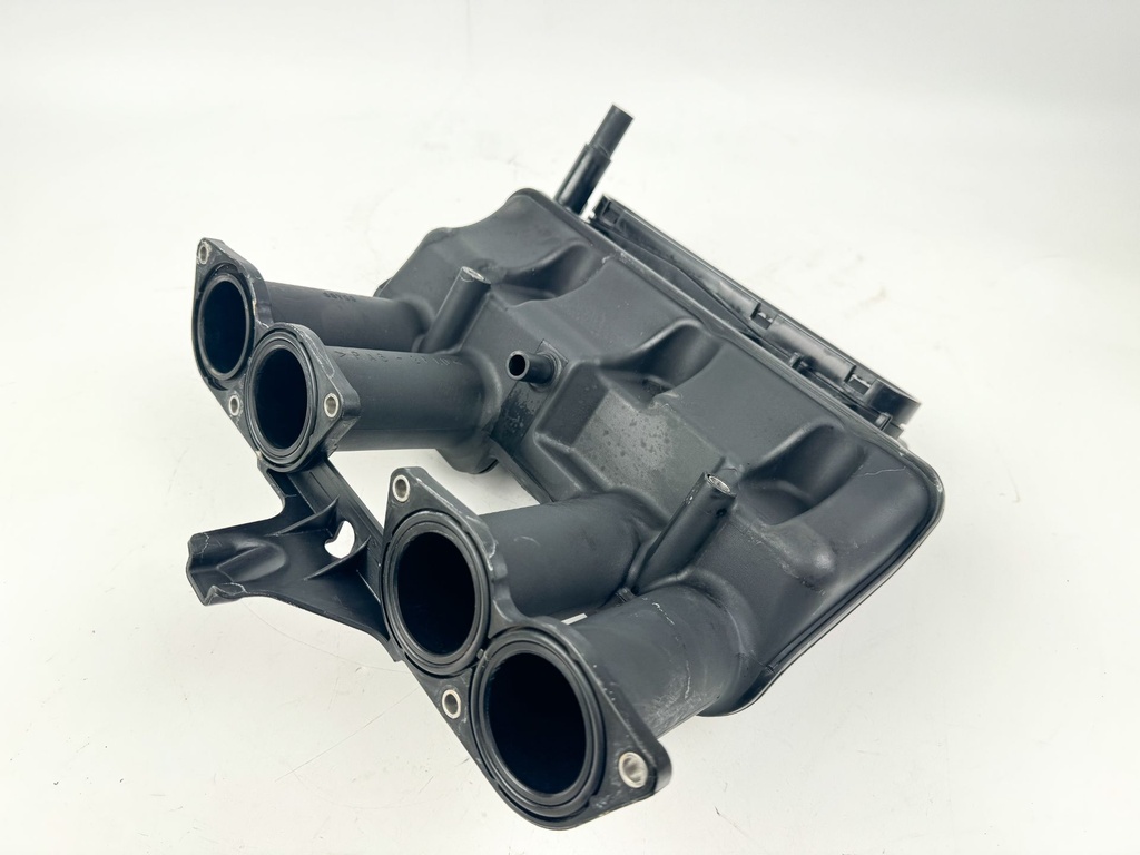 2005 Yamaha 115 HP 4 Stroke Outboard Intake Air Silencer Assembly OEM