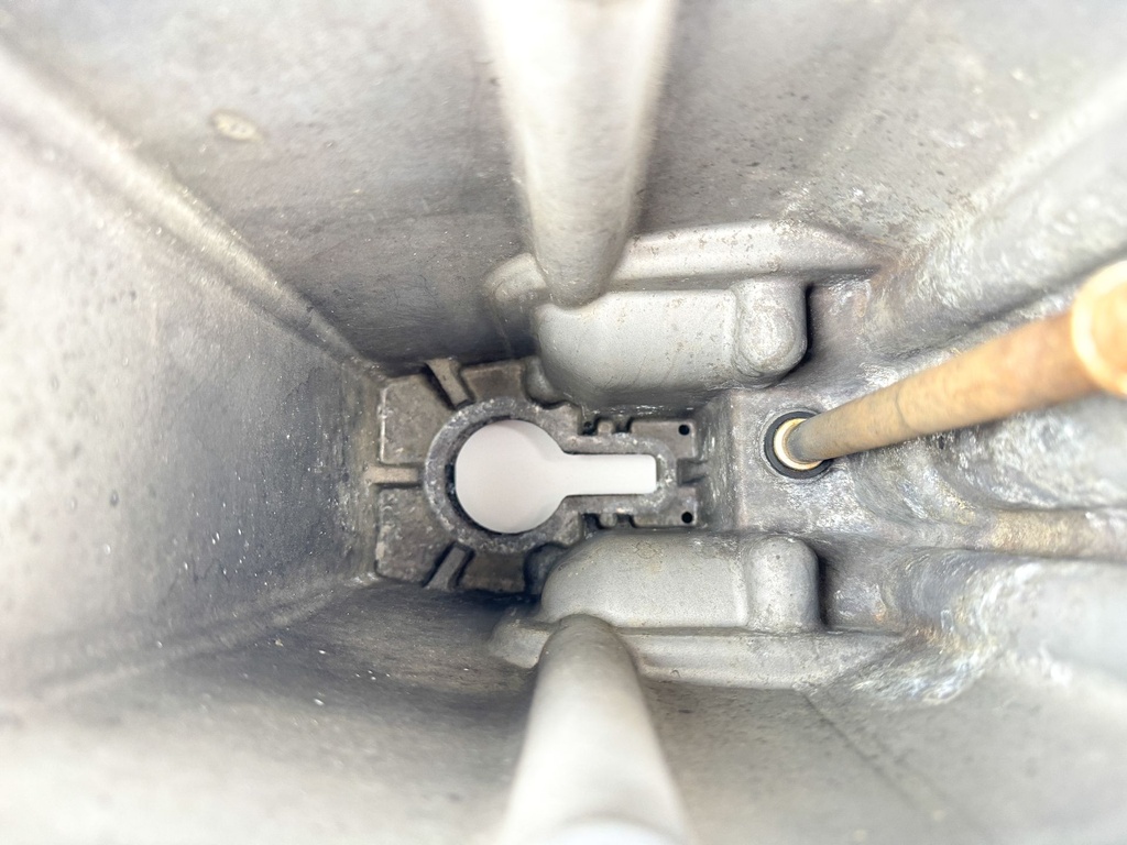 2011 Yamaha 70 HP 4 Stroke Outboard Upper Casing Midsection OEM