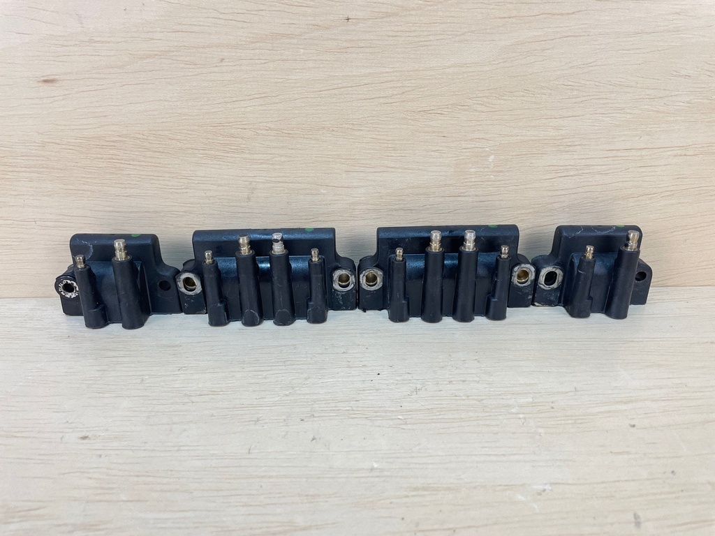 2000 Evinrude Ficht 225HP Ignition Coil Set of 4 0586533 0586528