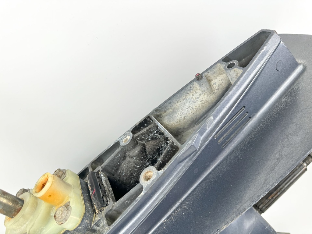 2011 Yamaha 70 HP 4 Stroke Outboard Lower Unit Gear Case OEM