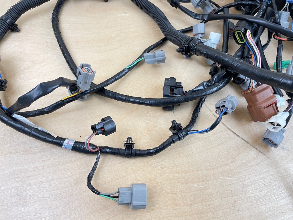 2011 Suzuki DF300 300HP 4 Stroke Outboard Engine Wiring Harness 36610-98J32