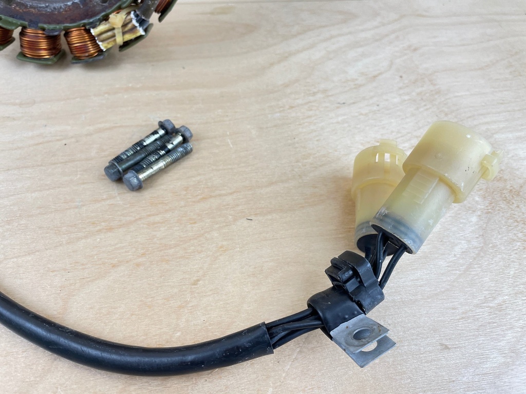 2011 Suzuki DF300 300HP 4 Stroke Outboard Stator Charge Coil 32120-93J00