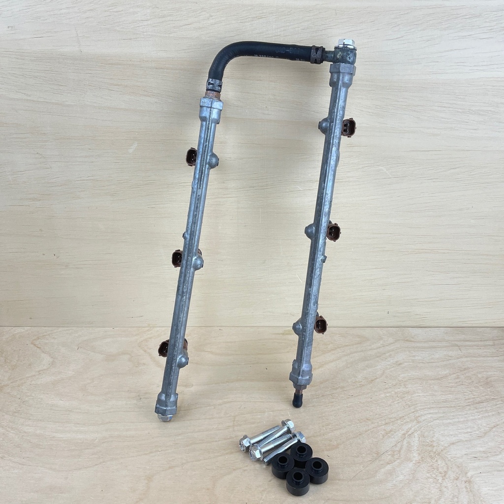 2011 Suzuki DF300 300HP Outboard Fuel Injector Set With Rail 15710-96J00