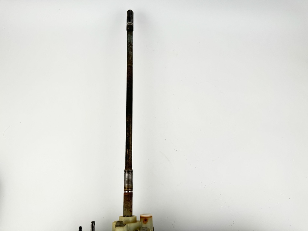 2010 + Yamaha F70 70HP 4 Stroke Outboard F70LA 20" Lower Unit - For Parts